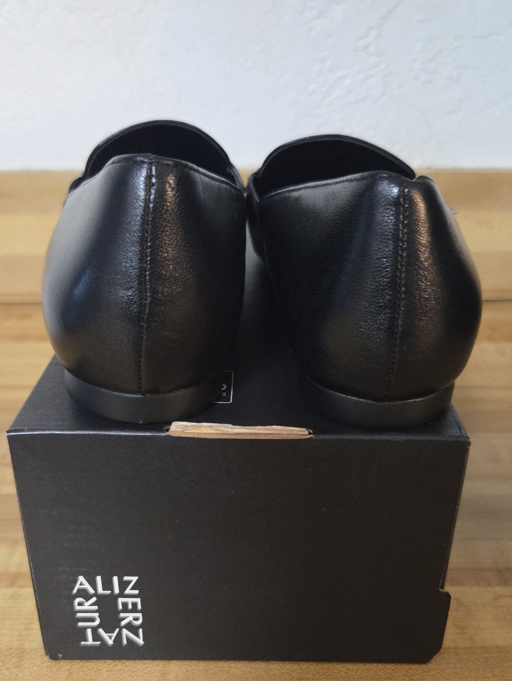 NWT "Naturalizer" Create Black Leather Flats Woman's Size 8M or 9.5M - Picture 4 of 6
